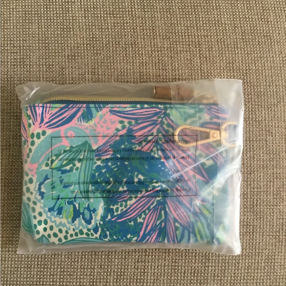 NWT Lilly Pulitzer wallet - Picture 2 of 4